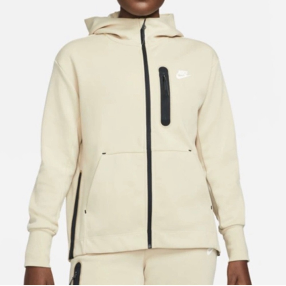 Nike Tech Hoodie + Sweatpants